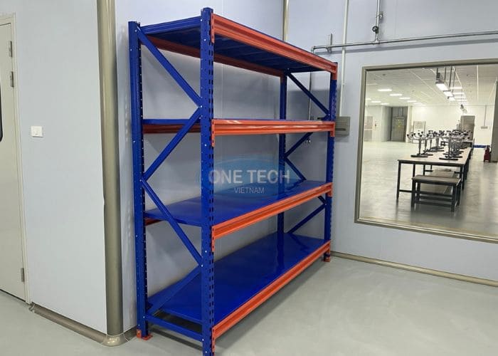 Kệ trung tải có tải trọng đến 700kg/ tầng